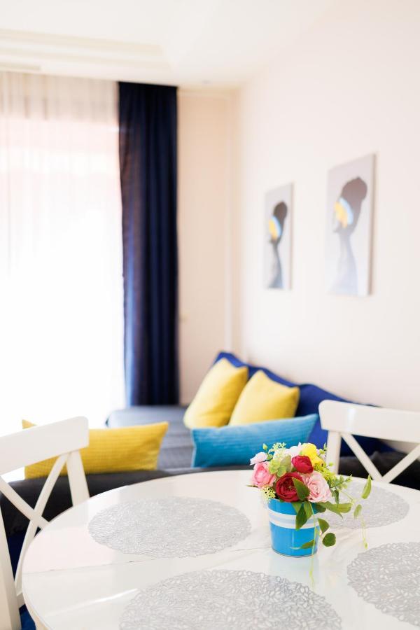 Two-Room Apartment In Elviria Near The Beach With Parking ماربيا المظهر الخارجي الصورة