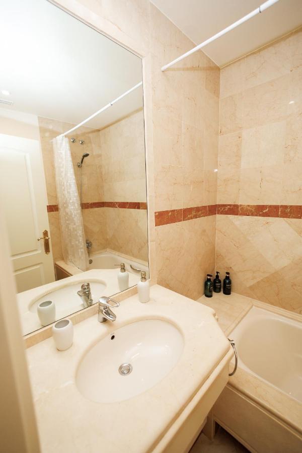 Two-Room Apartment In Elviria Near The Beach With Parking ماربيا المظهر الخارجي الصورة