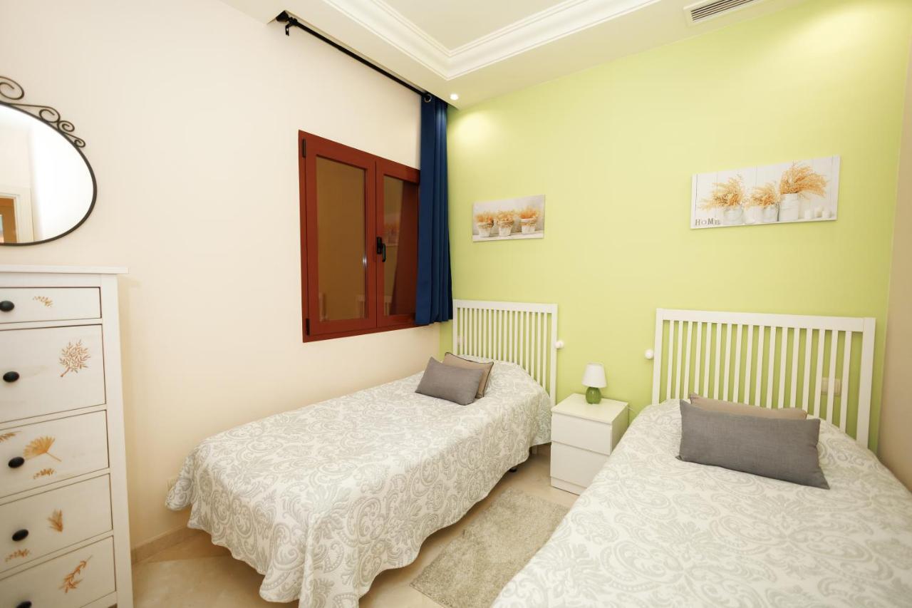 Two-Room Apartment In Elviria Near The Beach With Parking ماربيا المظهر الخارجي الصورة